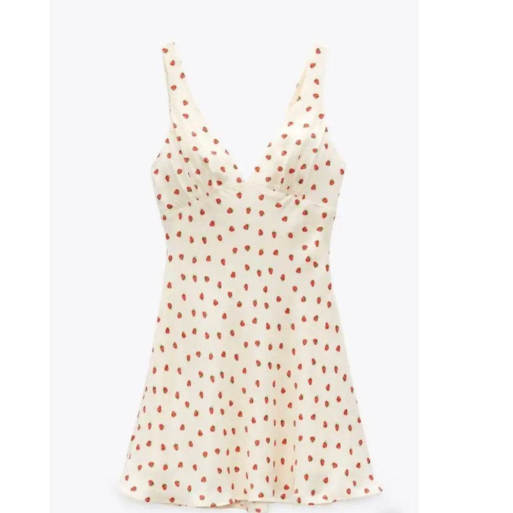 Zara Satin Effect Strawberry Dress | Size L | Never worn, no tags